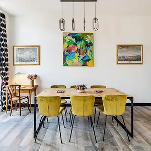 Apartment T2 Chic, Vue Vieux-port Et Notre Dame, Atypique, Calme, Clim, 48m2, Acces Autonome Avec Code 
